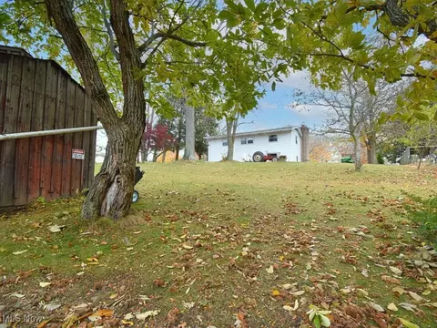 Exterior - 2430 River Rd, Willoughby Hills, OH 44094 photo 11 of 14