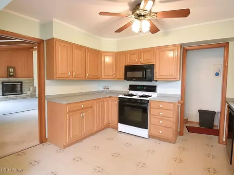 Kitchen - 2430 River Rd, Willoughby Hills, OH 44094 photo 2 of 5