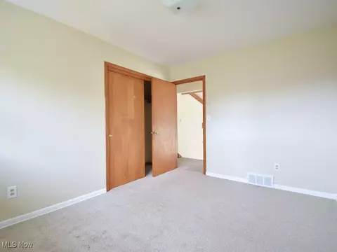 Bedroom - 2430 River Rd, Willoughby Hills, OH 44094 photo 2 of 5