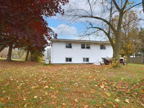 Exterior - 2430 River Rd, Willoughby Hills, OH 44094 photo 8 of 14