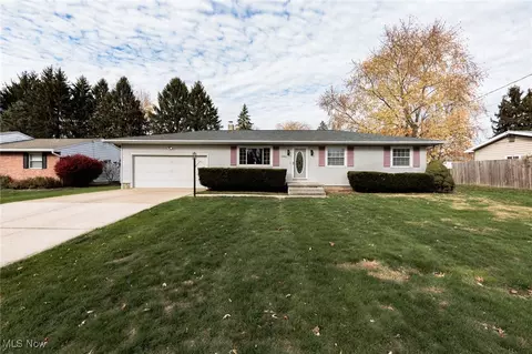 2981 Greenridge Rd, Barberton, OH 44203