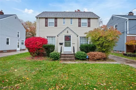 1259 Gordon Rd, Lyndhurst, OH 44124