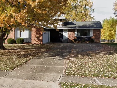 1200 Mulberry Ln, Brunswick, OH 44212