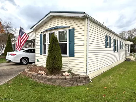 1229 Columbiana Lisbon Rd #46, Columbiana, OH 44408