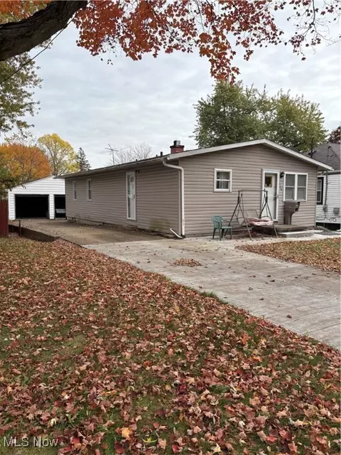 369 Warwick St, Akron, OH 44305