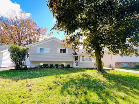 30404 Gebhart Pl, Willowick, OH 44095