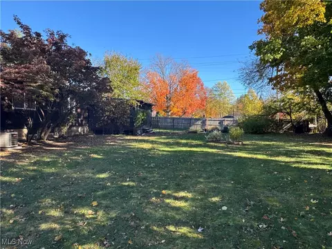 Exterior - 8976 Jackson St, Mentor, OH 44060 photo 3 of 8