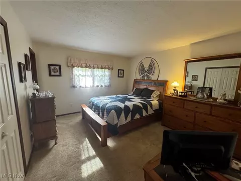 Bedroom - 8976 Jackson St, Mentor, OH 44060 photo 1 of 4