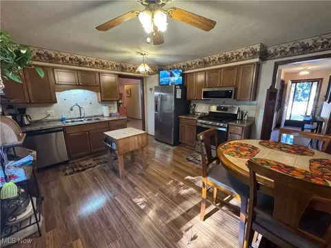 Kitchen - 8976 Jackson St, Mentor, OH 44060 photo 2 of 4