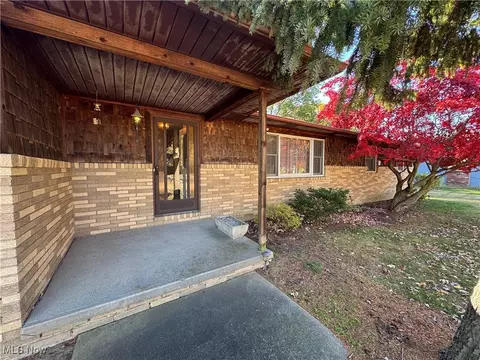 Exterior - 8976 Jackson St, Mentor, OH 44060 photo 2 of 8