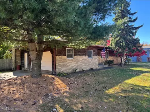 Exterior - 8976 Jackson St, Mentor, OH 44060 photo 8 of 8
