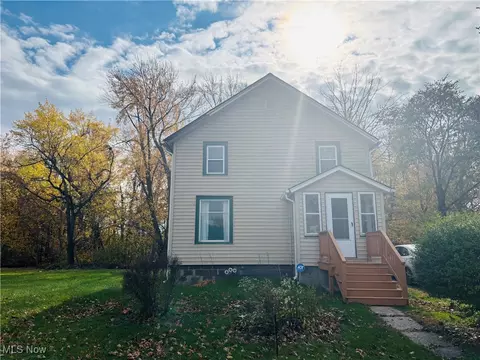1736 W 48th St, Ashtabula, OH 44004