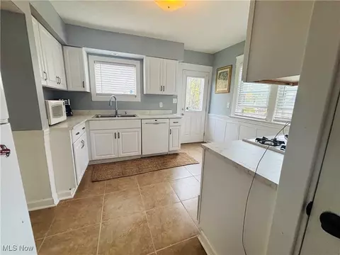 1736 W 48th St, Ashtabula, OH 44004 photo 9
