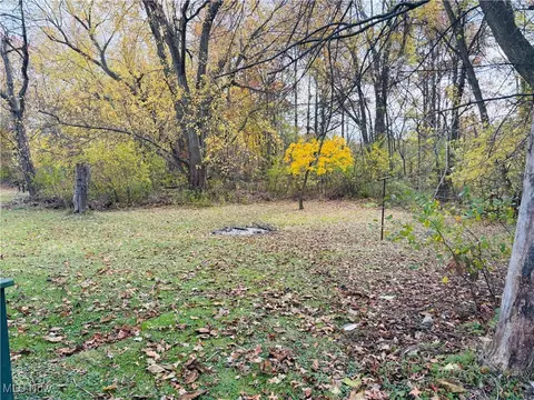 1736 W 48th St, Ashtabula, OH 44004 photo 2