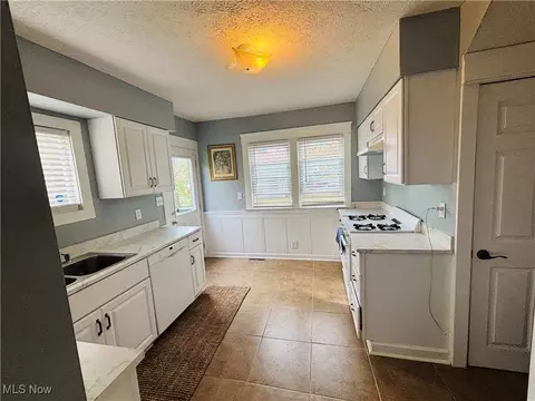 1736 W 48th St, Ashtabula, OH 44004 photo 7