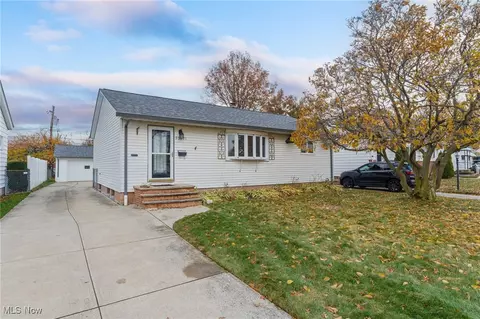 30321 Gebhart Pl, Willowick, OH 44095