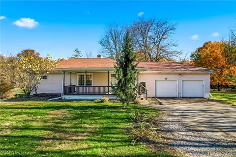 718 State Route 7 NE, Brookfield, OH 44403