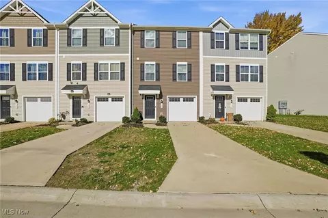 718 Pine Spring Dr, Painesville, OH 44077