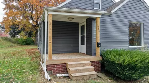 Exterior - 2718 Homedale Ave NW, Canton, OH 44708 photo 3 of 7