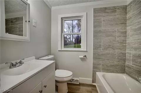 Bath - 2718 Homedale Ave NW, Canton, OH 44708 photo 1 of 2