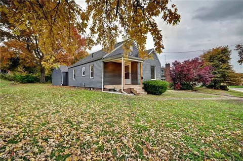 2718 Homedale Ave NW, Canton, OH 44708