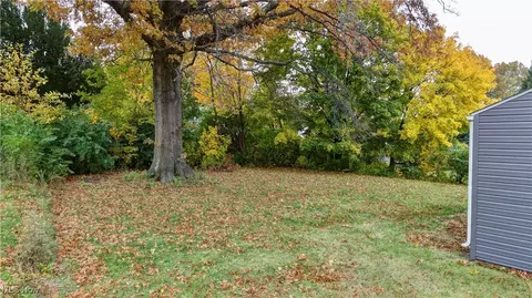 Exterior - 2718 Homedale Ave NW, Canton, OH 44708 photo 6 of 7