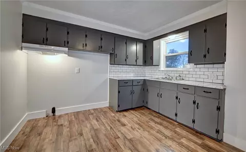 Entry Way - 2718 Homedale Ave NW, Canton, OH 44708 photo 1 of 1