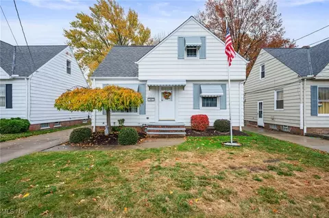 29950 Elgin Rd, Wickliffe, OH 44092