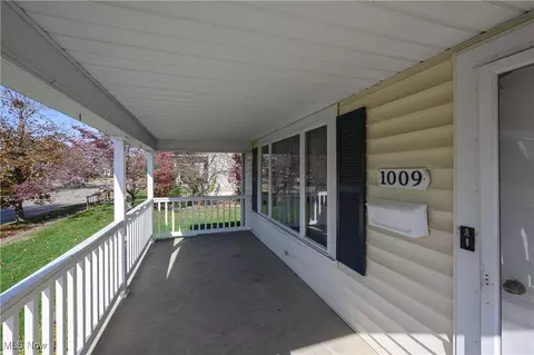Exterior - 1009 N Walnut St N, Dover, OH 44622 photo 4 of 5