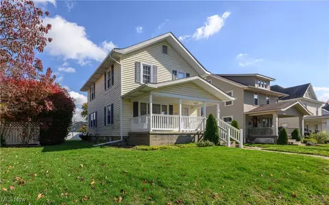 Exterior - 1009 N Walnut St N, Dover, OH 44622 photo 3 of 5
