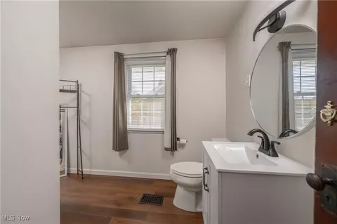 Bath - 1009 N Walnut St N, Dover, OH 44622 photo 1 of 3