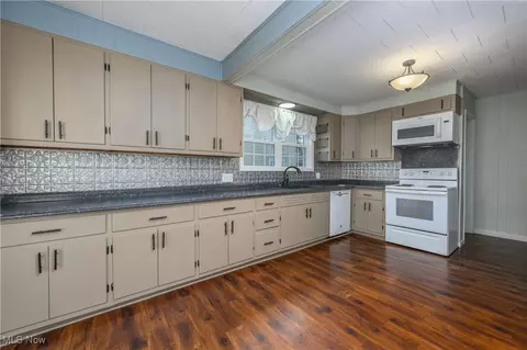 Kitchen - 1009 N Walnut St N, Dover, OH 44622 photo 1 of 2