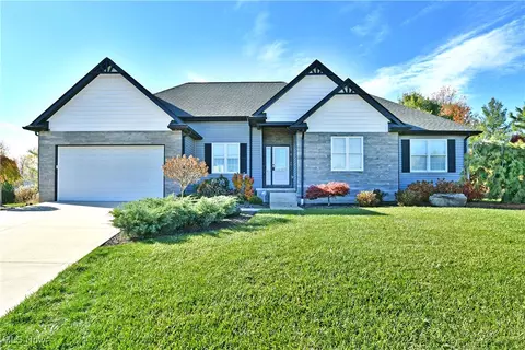 150 Cedars Dr, Poland, OH 44514