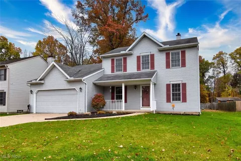 8175 Tanglewood Ln, Parma, OH 44129