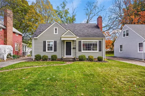 2447 15th St, Cuyahoga Falls, OH 44223