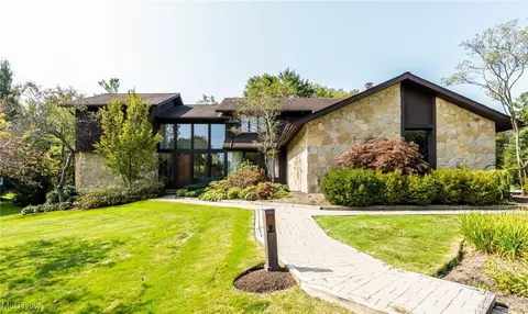 32250 Meadowlark Way, Pepper Pike, OH 44124