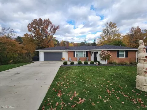 2856 Heatherbrae Dr, Poland, OH 44514