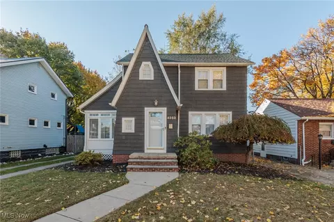 4352 W 211th St, Fairview Park, OH 44126