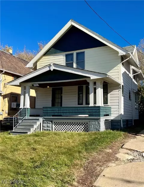 2055 W 104th St, Cleveland, OH 44102