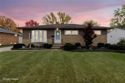 11183 Johnson Dr, Parma, OH 44130