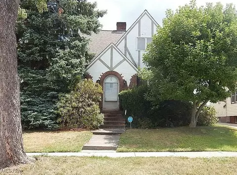 4977 E 90th St, Garfield Heights, OH 44125