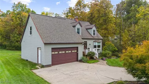Exterior - 8560 Willow Ln, Chardon, OH 44024 photo 7 of 8