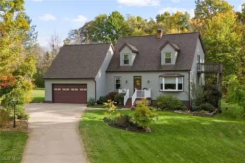 8560 Willow Ln, Chardon, OH 44024