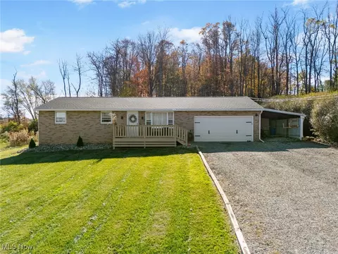 4230 Cloverhill St SW, Canton, OH 44706