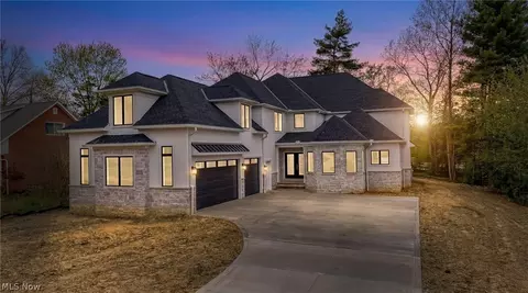 26117 N Woodland Rd, Beachwood, OH 44122