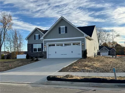 1712 Kara St NW, Massillon, OH 44647