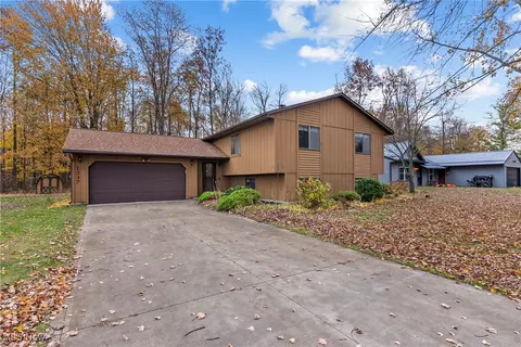 1337 Erieview Dr, Madison, OH 44057