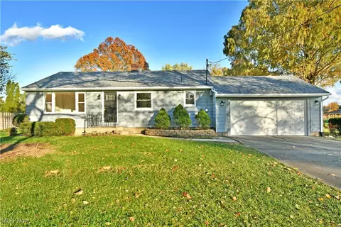 2352 Hoagland Blackstub Rd, Warren, OH 44481
