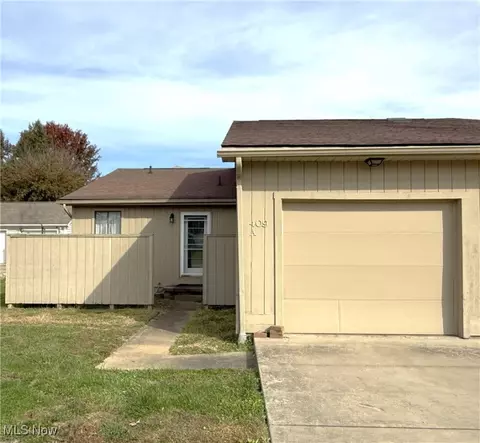 409 57th St #A, Vienna, WV 26105