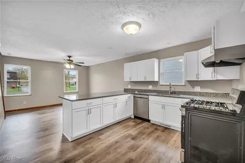 1685 E 29th St, Lorain, OH 44055 photo 6